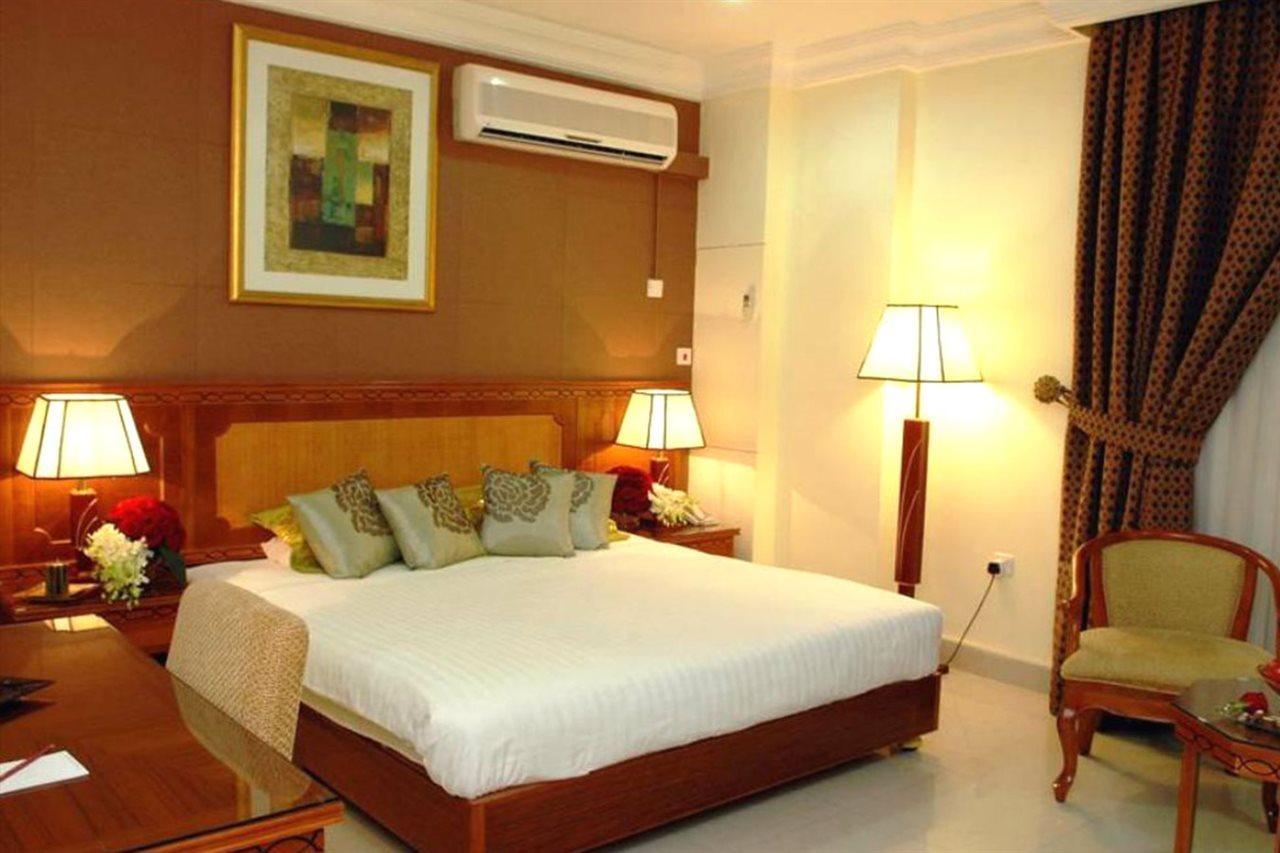 Al Muntazah Plaza Hotel Doha Eksteriør bilde